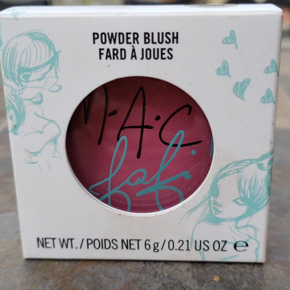 MAC Makeup Blush in "Fashion Frenzy" Fafi cosmetic